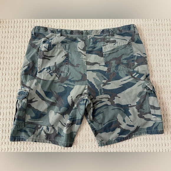Wrangler Cargo Shorts Men's Size 46 Relaxed Fit Green Camouflage Work Army Camo - Picture 7 of 7